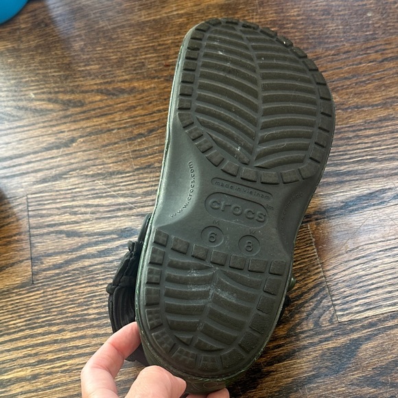 Women's Wicked Crocs, Size 8 (214) - Picture 8 of 13